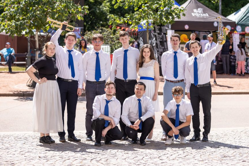 Radňovická kapela završí hlavní sezónu Novoměstských farmářských trhů